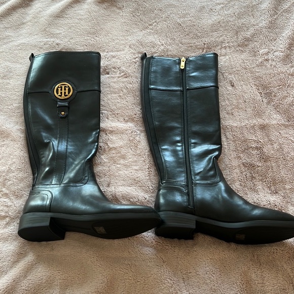 Tommy Hilfiger tall riding boot. Black. Size 6. NWOT. - Picture 2 of 5